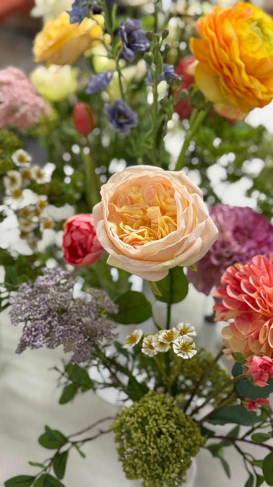 The Sunburst Bud Vase Tabletop Package