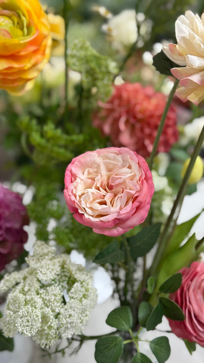 The Sunburst Bud Vase Tabletop Package