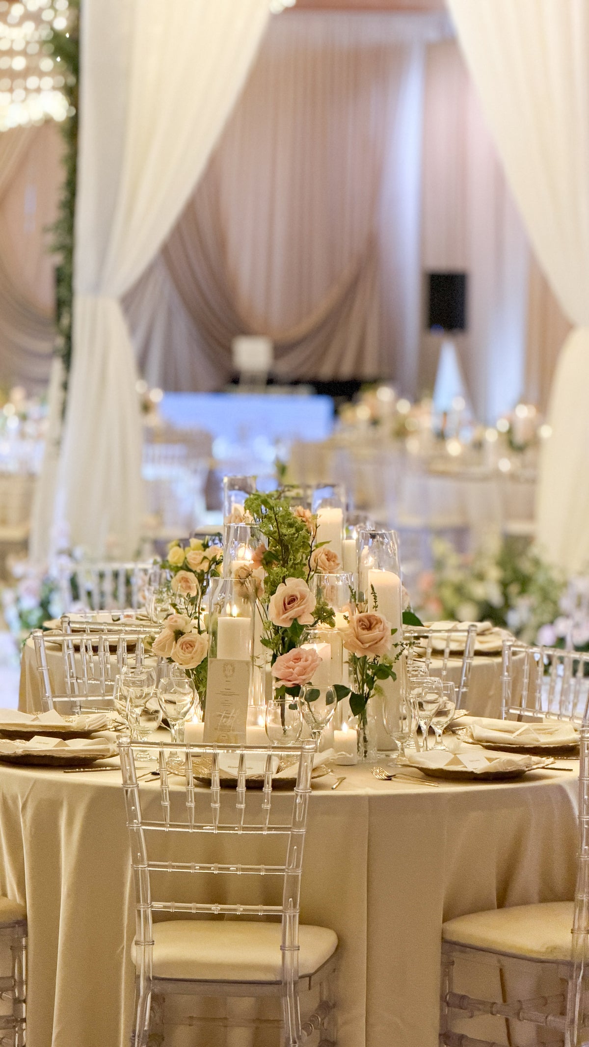 The Peach + Blush Garden Bud Vase Tabletop Package